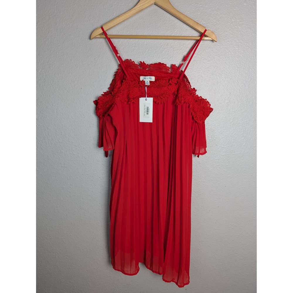 She + Sky Dress Womens M Red Short Sundress Trapeze‎ & Swing Embroidered